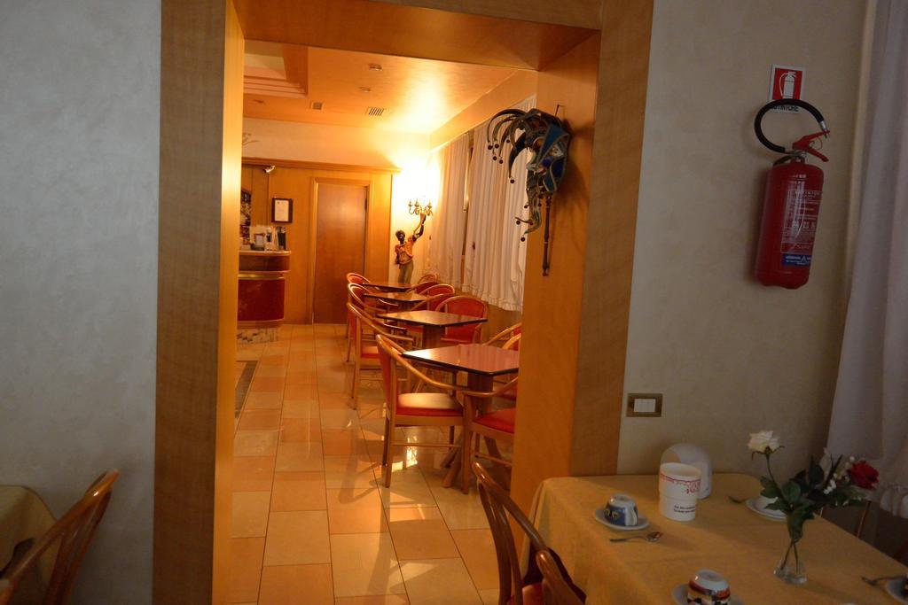 Hotel Belle Arti Венеция Экстерьер фото